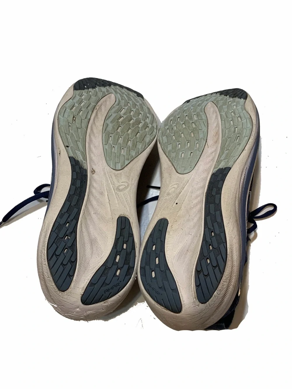 ASICS Gel-Nimbus 25 running shoes